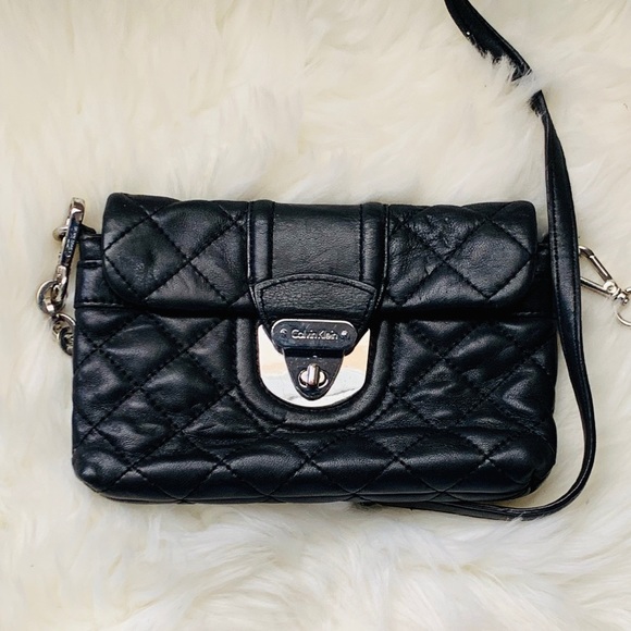 Calvin Klein Handbags - ✨Just Added✨ Calvin Klein Crossbody Bag